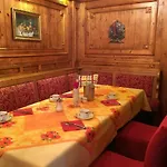 Augsburger Hof فندق