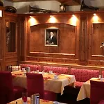 فندق Augsburger Hof 4*