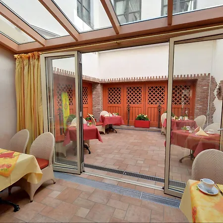 Augsburger Hof 4* Augusta