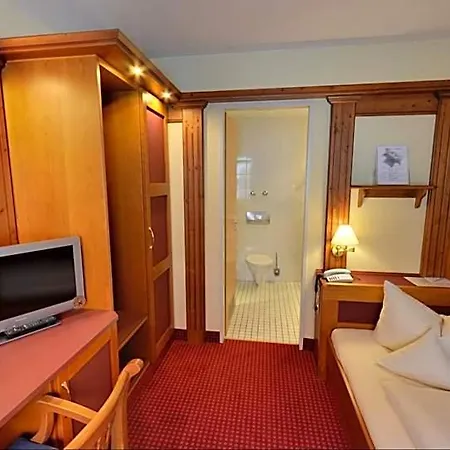 Augsburger Hof Отель 4*